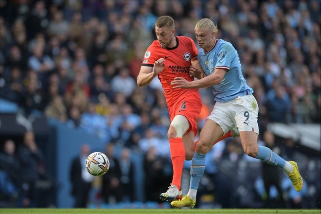 英超战报：曼联2-1战胜埃弗顿,