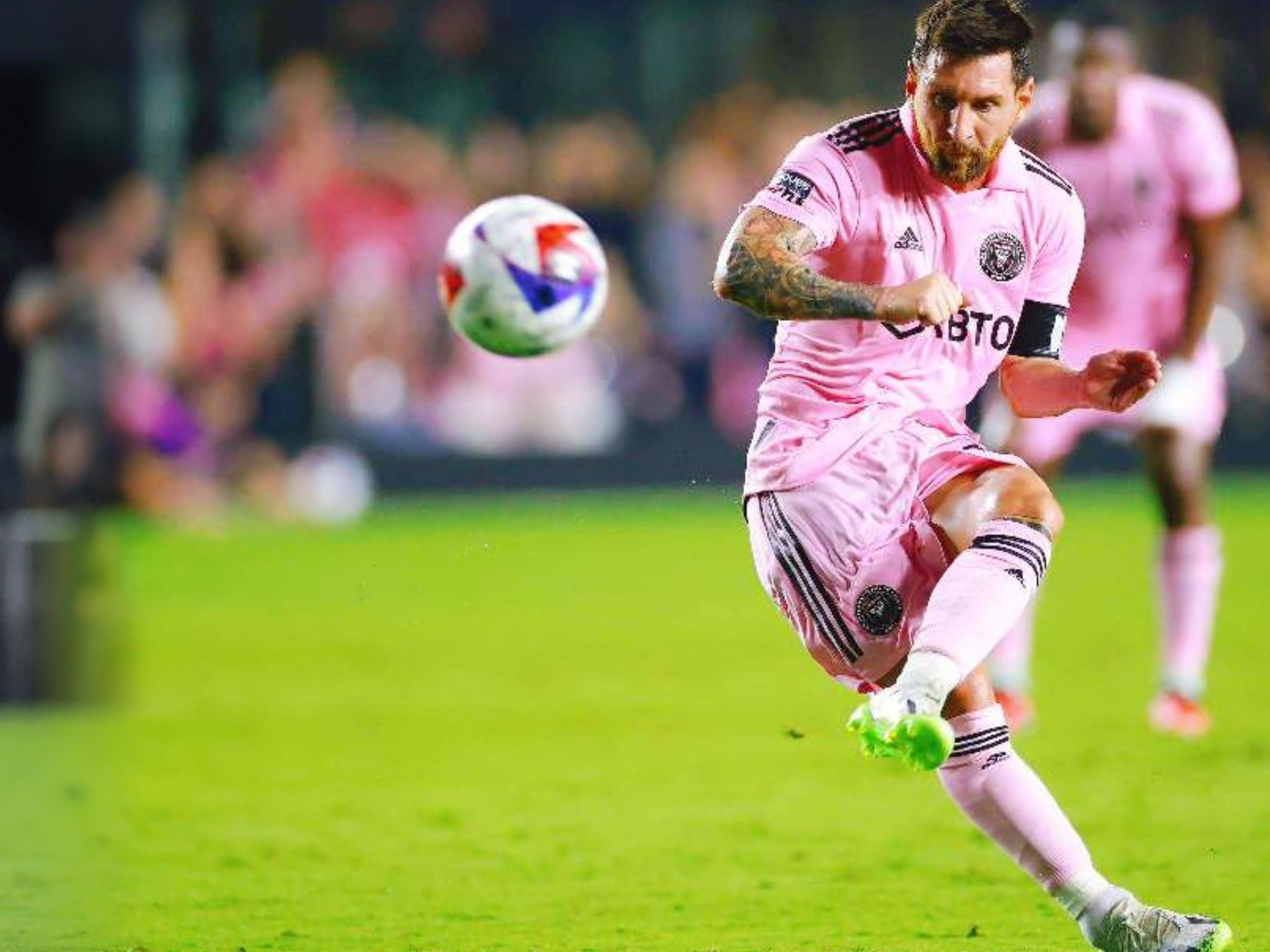 进球+造乌龙，麦克托米奈当选那不勒斯2-0卡拉巴赫全场最佳